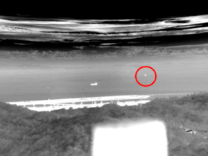 画像「約40km先の湾岸(ヘリ) 広角(f=72mm)」